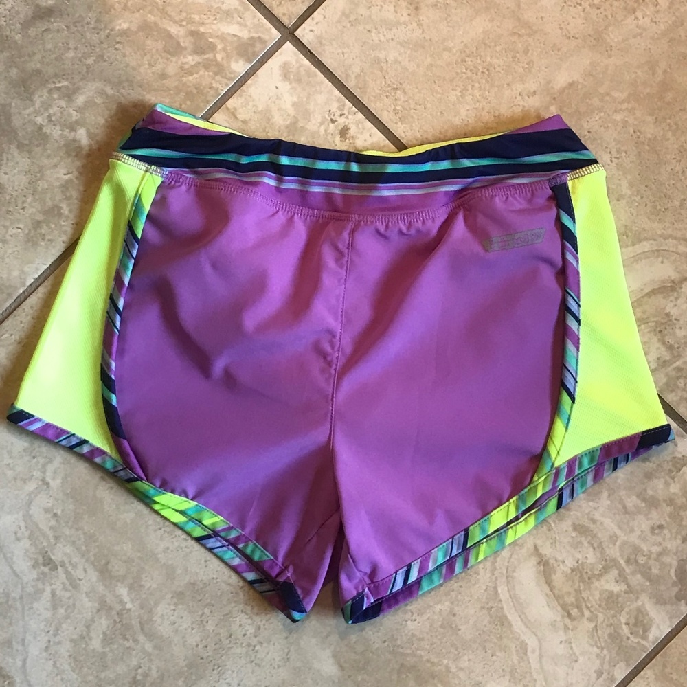 Girls SZ-10/12 Hind athletic shorts with liner -EUC